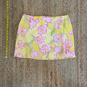 Lilly Pulitzer yellow skirt with ruffle. Size 8